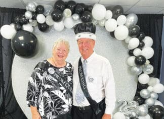 Niceville Center Seniors Have a Ball at Prom 2022