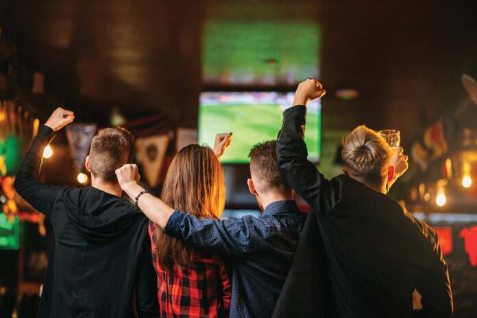 Football-watching-in-bar