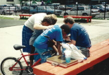 Gangs Guns and God: Praying with a Gang Member to Receive Christ