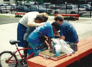 Gangs Guns and God: Praying with a Gang Member to Receive Christ