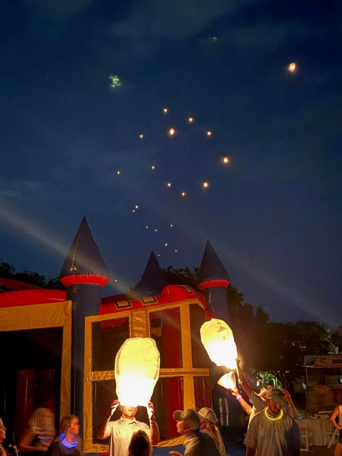 IMG 8802lighting of the candles