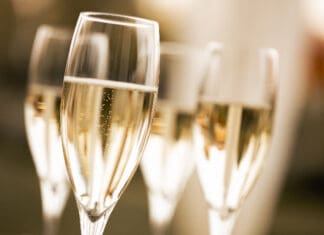 Bingo, Bubbly & a Chance to Win a Designer Handbag Aug. 8 Prosecco iStock 1472923381